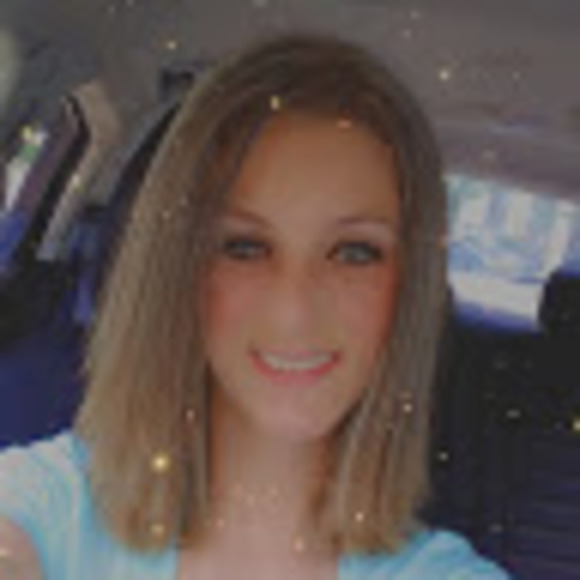 Meet your Posher, Kelsey - Picture 1 of 1